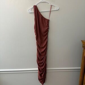 MABLE One Shoulder Ruched Ribbed Midi Dress Rose size m